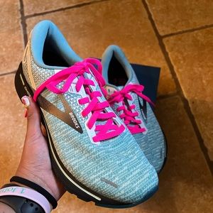 Brooks Ghost 14 Size 7 Tennis shoes